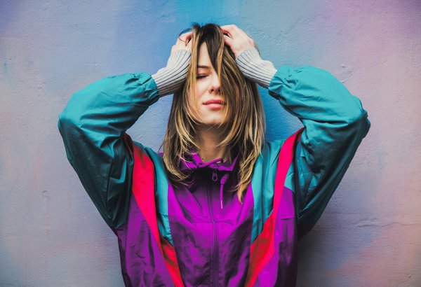 Comment marier des foulards en soie avec des tenues décontractées?