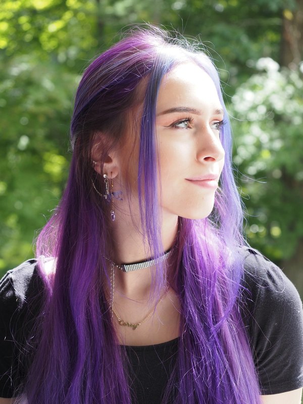 Découvrez la coloration violet : éclat et originalité à petit prix