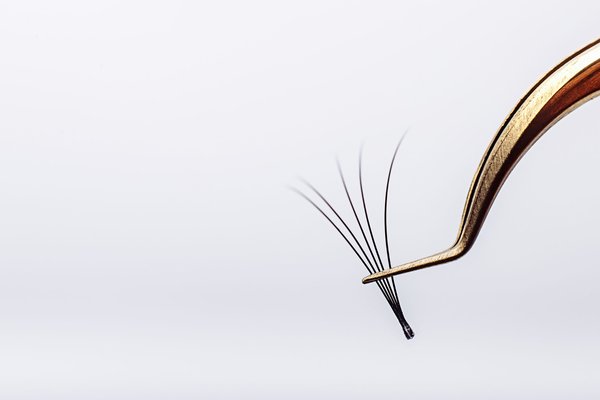 Devenez technicien en extensions de cils avec notre formation cils